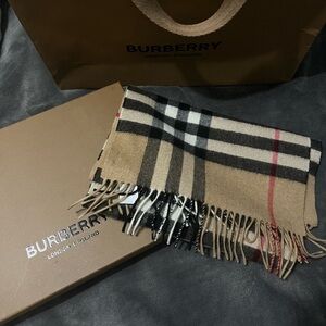 BURBERRY SCARF